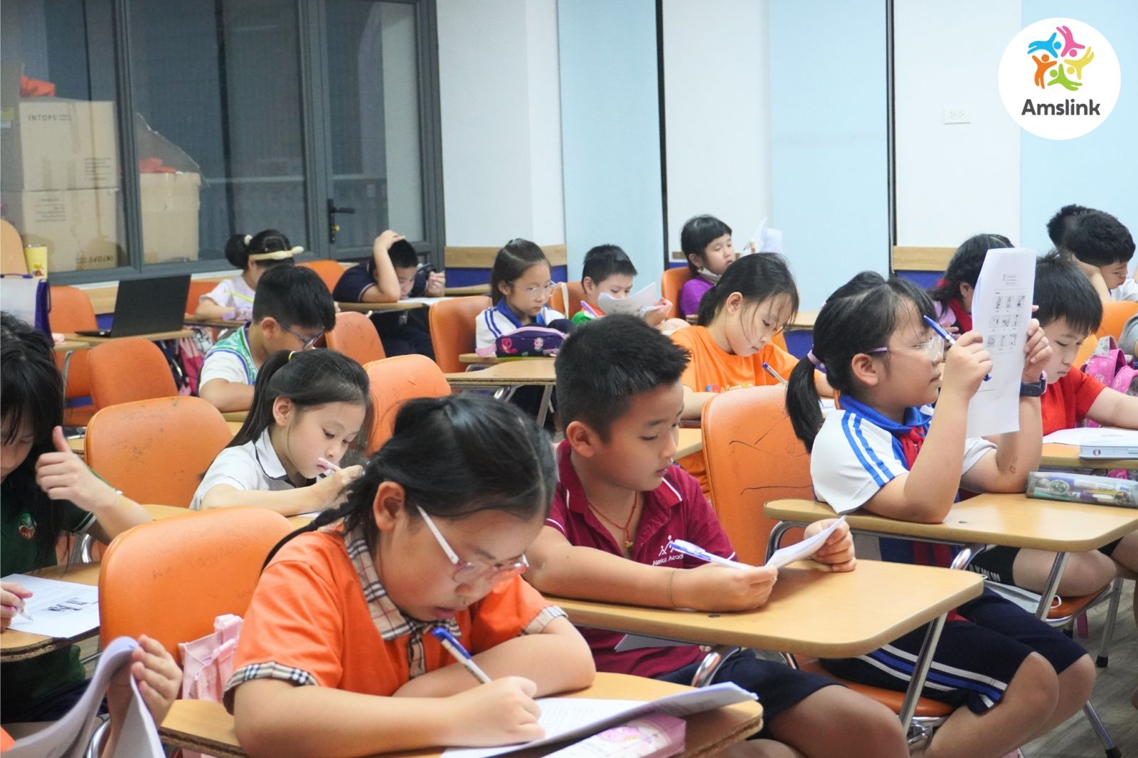 Đây là thời điểm để con làm quen với định dạng của kỳ thi IOE lớp 5