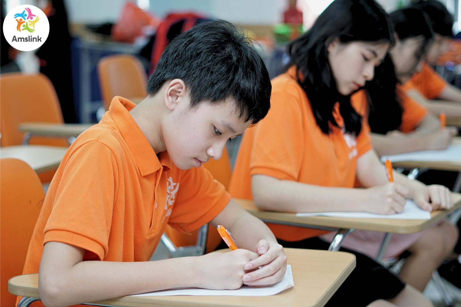 Học từ vựng theo chủ đề để dễ dàng áp dụng trong bài thi tiếng Anh 12