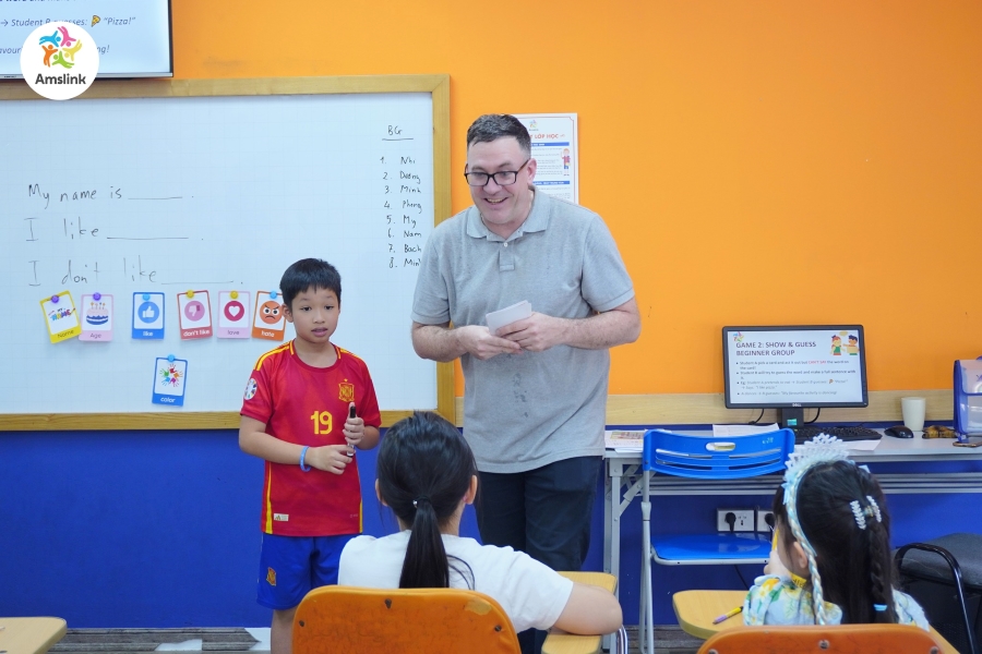 Cơ hội để con được thử sức thuyết trình trước đám đông
